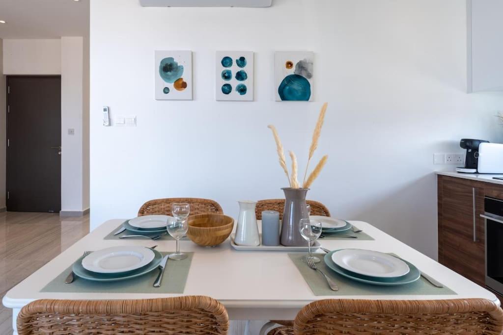 Thalassa 2-Bedroom Apartment In Larnaca Luaran gambar