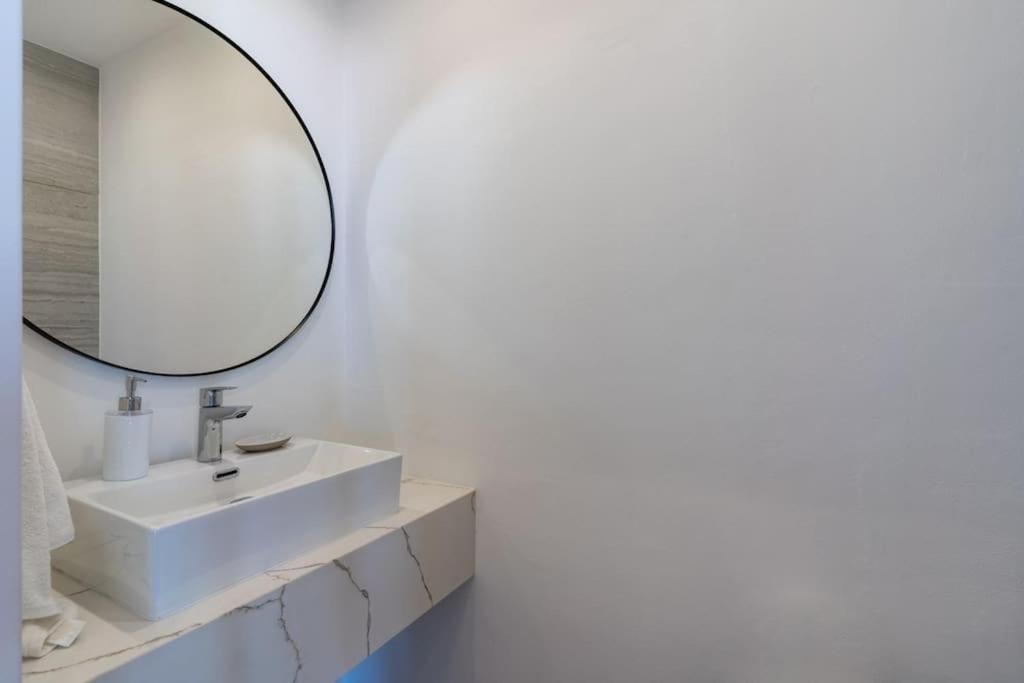 Thalassa 2-Bedroom Apartment In Larnaca Luaran gambar