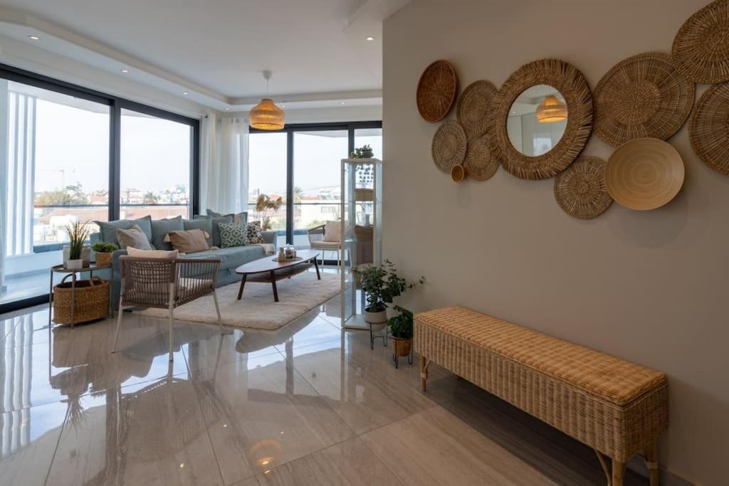 Thalassa 2-Bedroom Apartment In Larnaca Luaran gambar