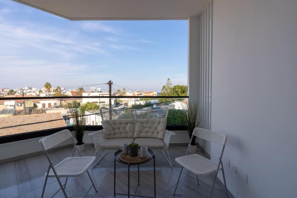 Thalassa 2-Bedroom Apartment In Larnaca Luaran gambar