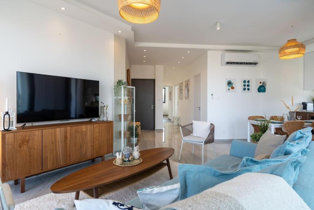 Thalassa 2-Bedroom Apartment In Larnaca Luaran gambar